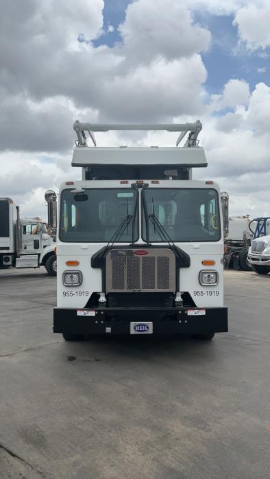 2025 Peterbilt 520-1