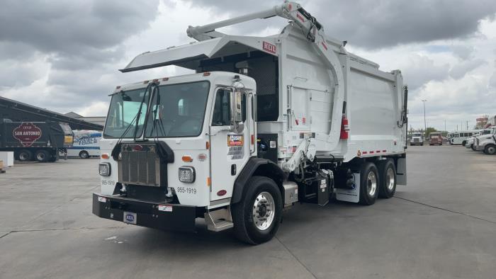 2025 Peterbilt 520-2