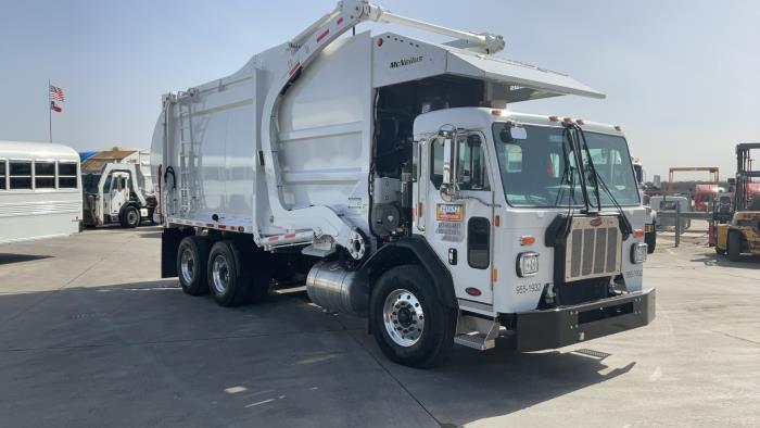 2025 Peterbilt 520-0