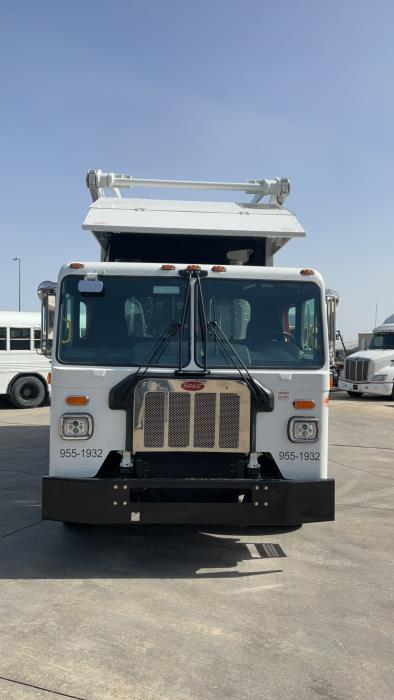 2025 Peterbilt 520-1