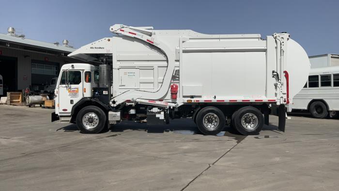 2025 Peterbilt 520-3