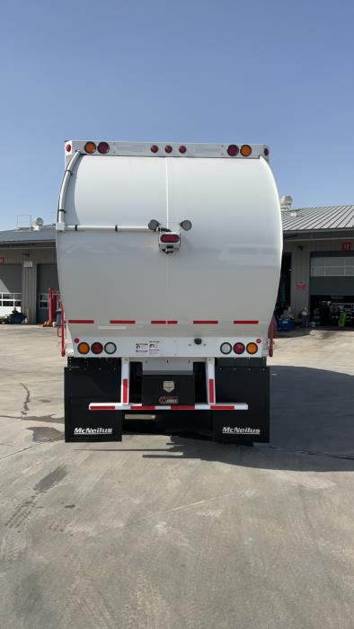 2025 Peterbilt 520-4