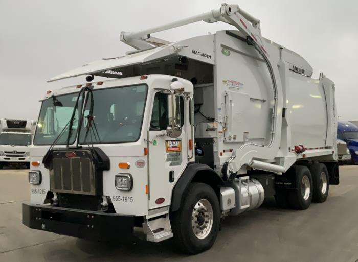 2025 Peterbilt 520-2