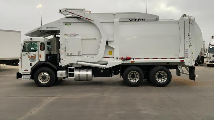 2025 Peterbilt 520-3