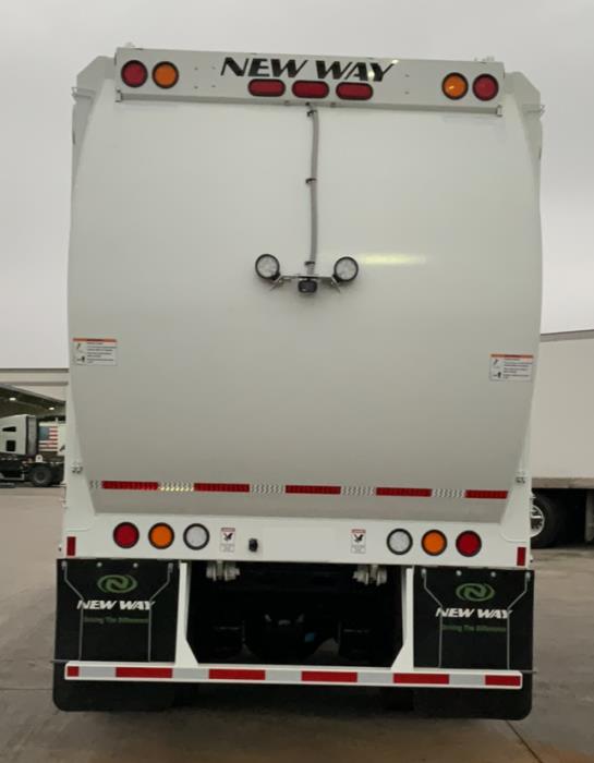 2025 Peterbilt 520-4