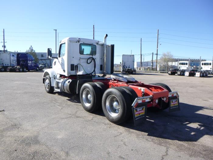 2023 Peterbilt 567-4