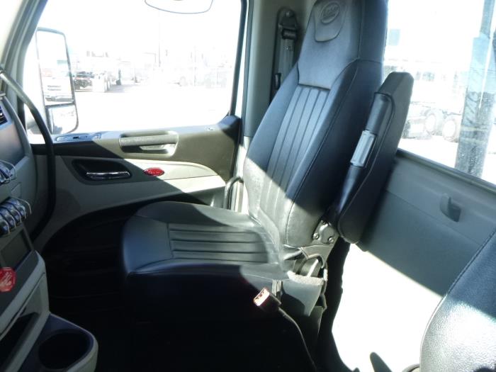 2023 Peterbilt 567-16