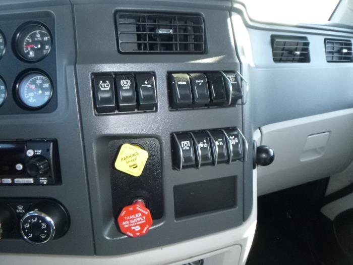 2023 Peterbilt 567-21