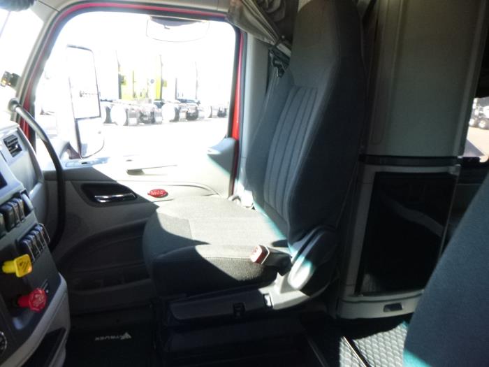2021 Peterbilt 579-16