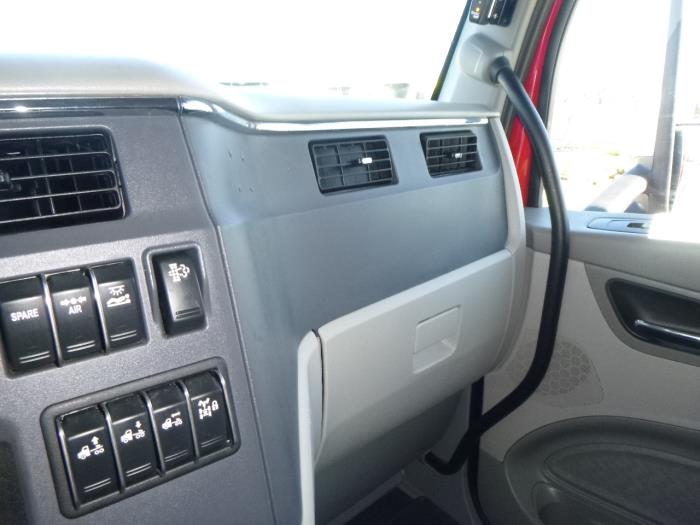 2021 Peterbilt 579-25