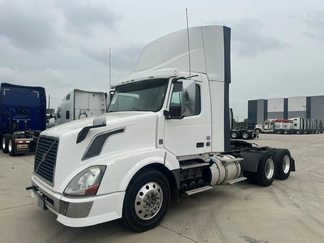 2015 Volvo VNL64T300-0