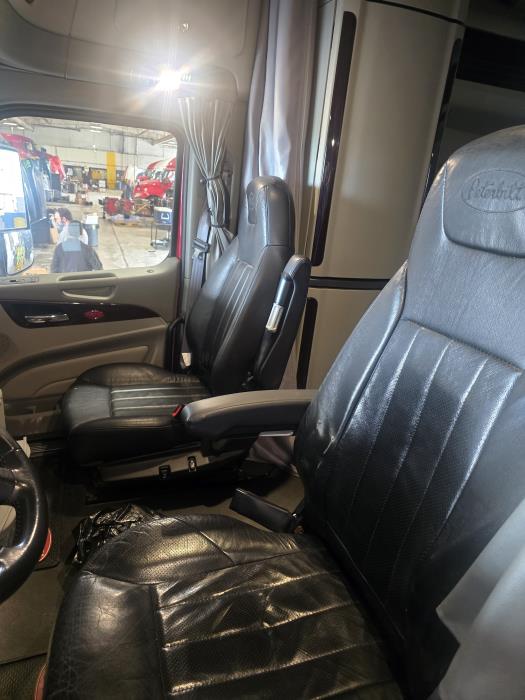 2022 Peterbilt 579-7