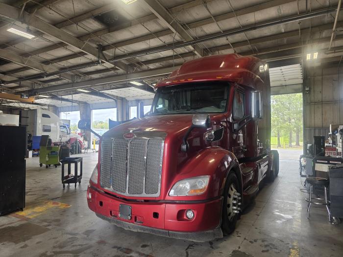 2022 Peterbilt 579-0