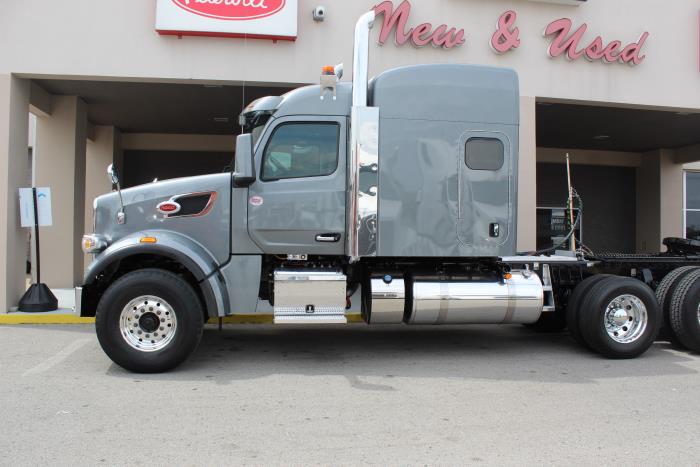 2025 Peterbilt 567-2