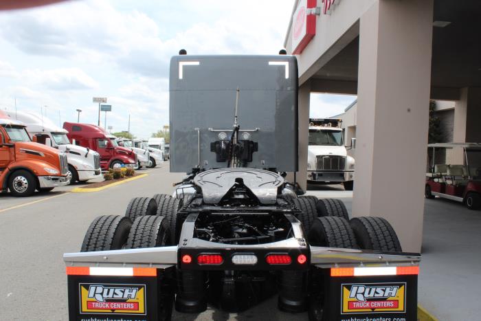 2025 Peterbilt 567-4