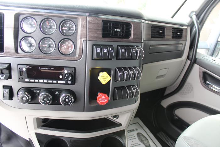 2025 Peterbilt 567-11