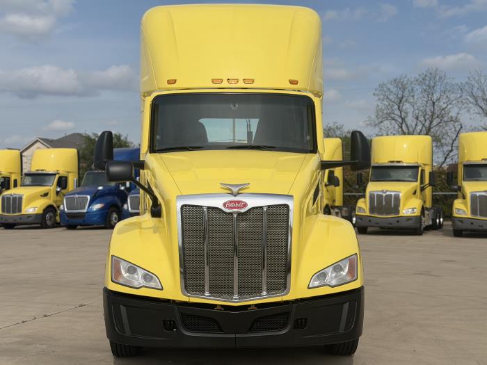 2022 Peterbilt 579-3