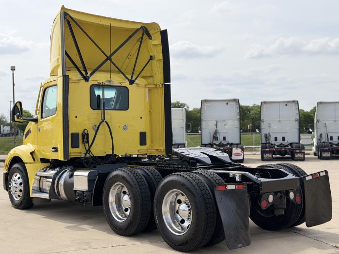 2022 Peterbilt 579-8