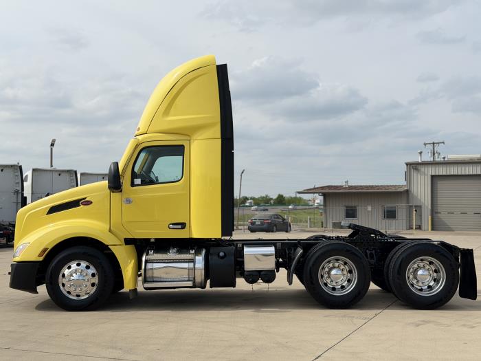 2022 Peterbilt 579-9