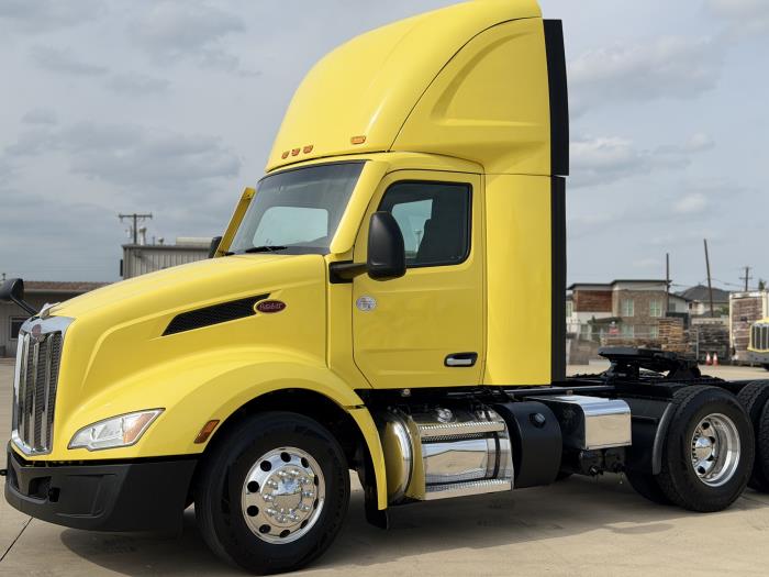 2022 Peterbilt 579-10
