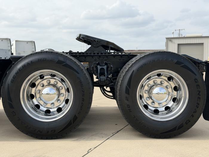 2022 Peterbilt 579-13