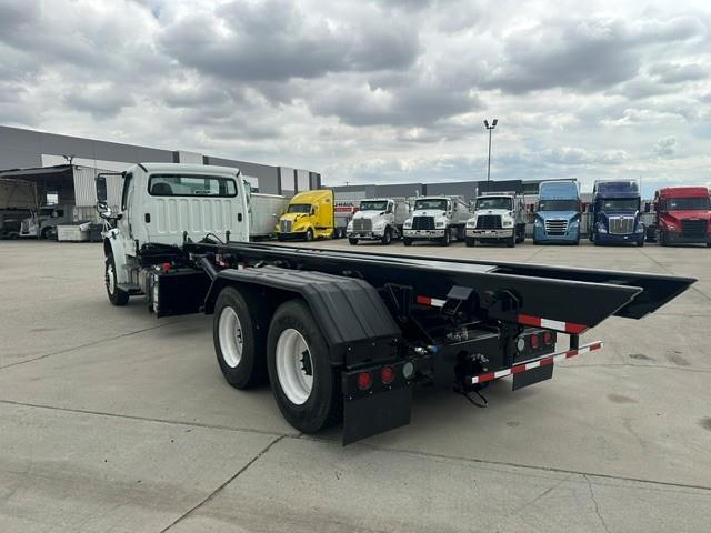 2018 Freightliner Business Class M2 106-15