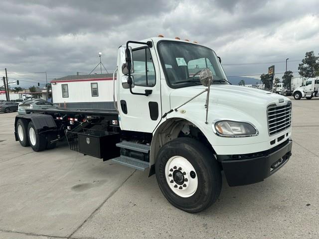 2018 Freightliner Business Class M2 106-17