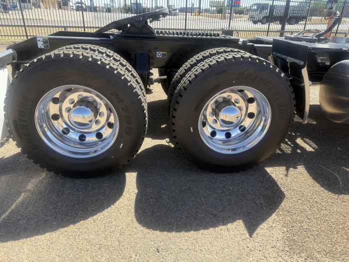 2027 Peterbilt 567 - image 12