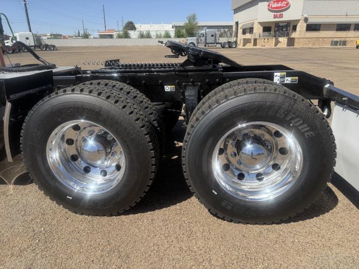 2027 Peterbilt 567 - image 14