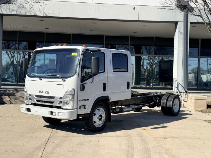 2027 Isuzu NPR-HD-0