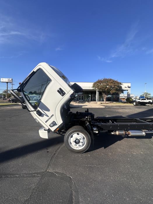 2026 Isuzu NPR-HD-10