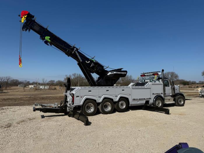 2025 Peterbilt 589-3