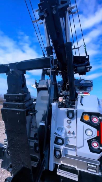 2025 Peterbilt 589-6