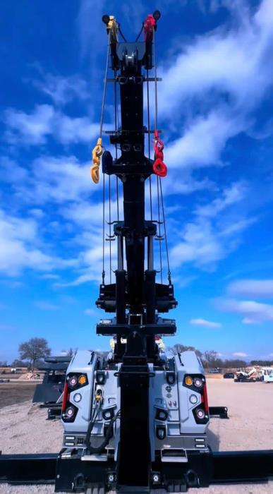 2025 Peterbilt 589-7