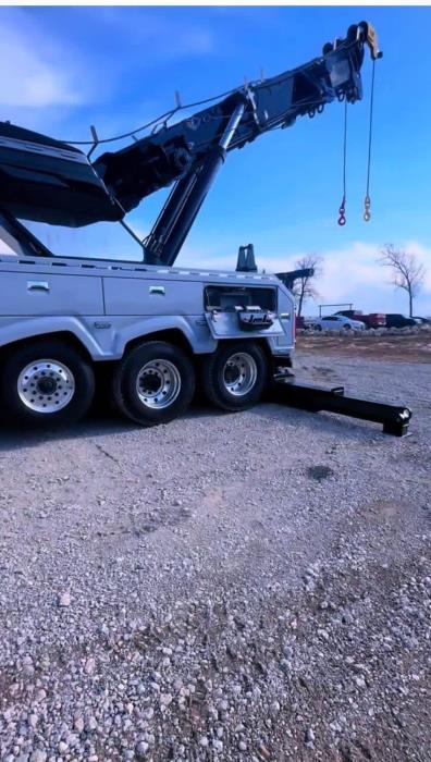 2025 Peterbilt 589-10