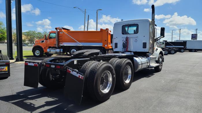 2020 Peterbilt 567-6