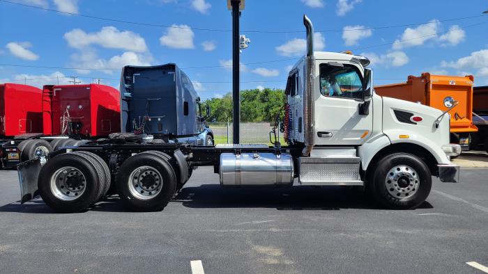 2020 Peterbilt 567-8