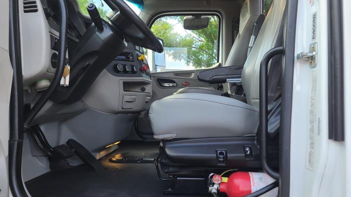 2020 Peterbilt 567-14