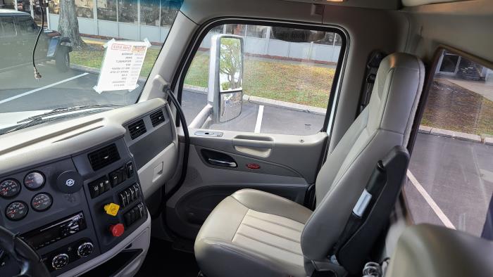 2020 Peterbilt 567-15