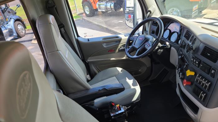 2020 Peterbilt 567-16