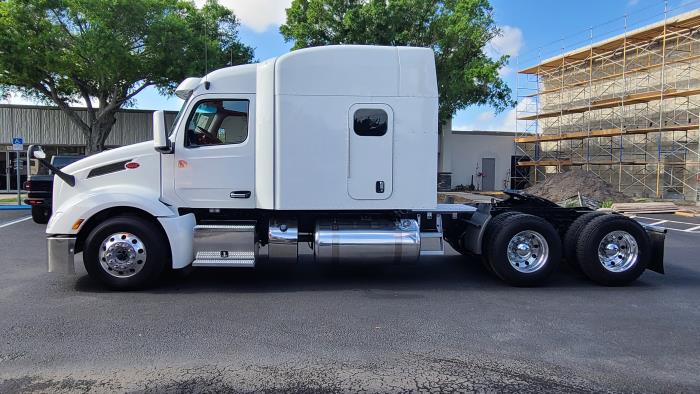 2022 Peterbilt 579-3