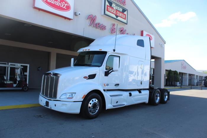 2022 Peterbilt 579-0