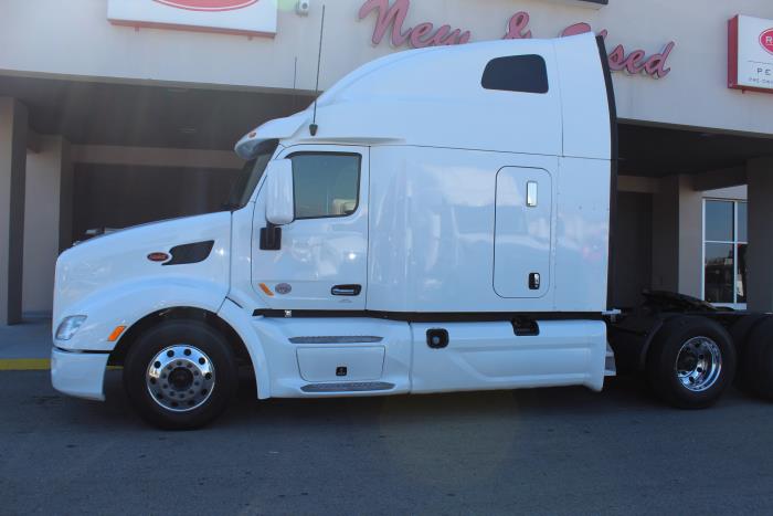 2022 Peterbilt 579-2