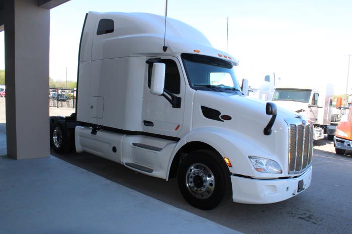 2022 Peterbilt 579-7