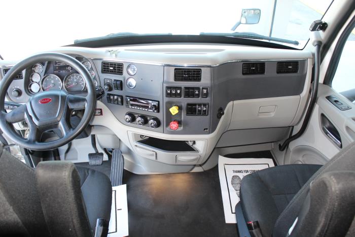 2022 Peterbilt 579-13