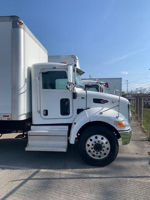 2020 Peterbilt 337-1