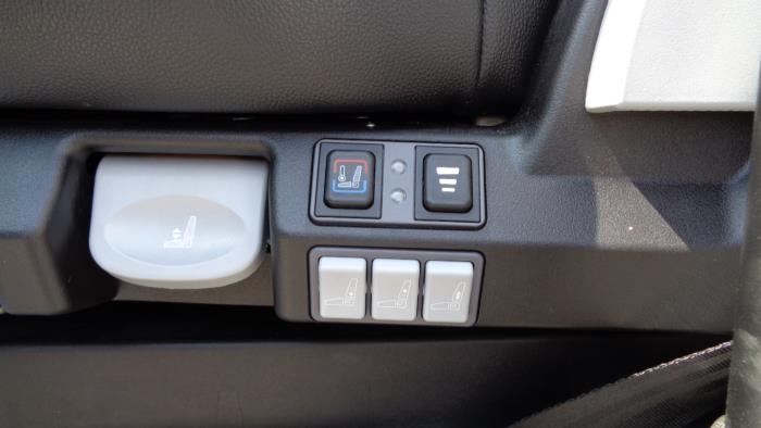 2026 International LT - image 16