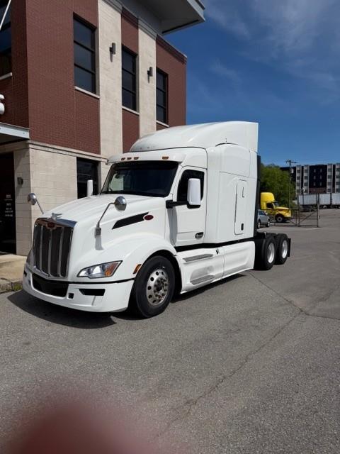 2023 Peterbilt 579-0