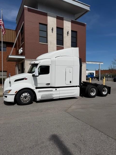 2023 Peterbilt 579-2