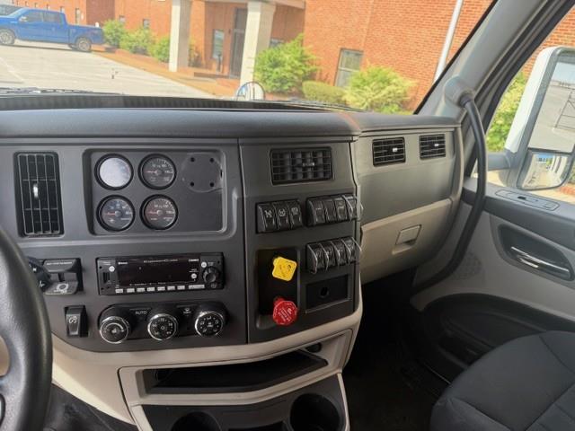 2023 Peterbilt 579-11